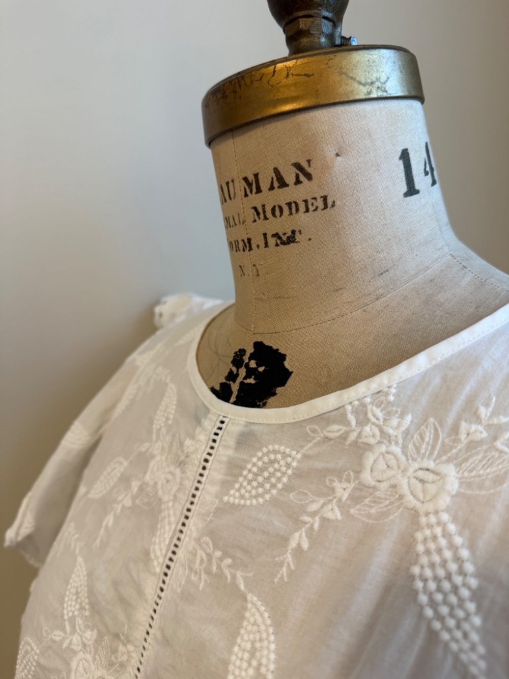 Hinge Romantic Cotton Embroidery Ruffle Top
